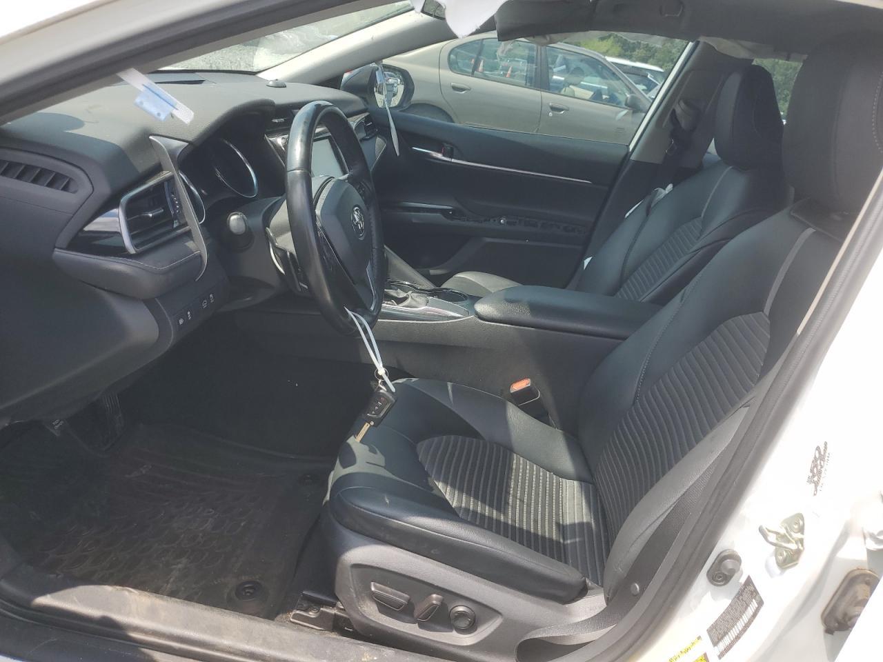 2020 Toyota Camry Se - Image 7