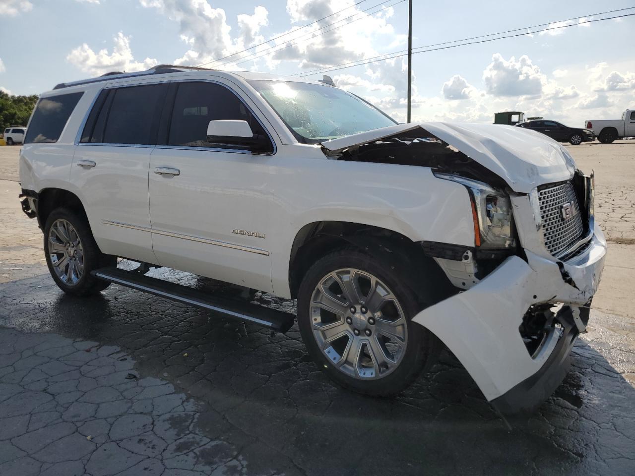 2016 GMC Yukon Denali - Image 4