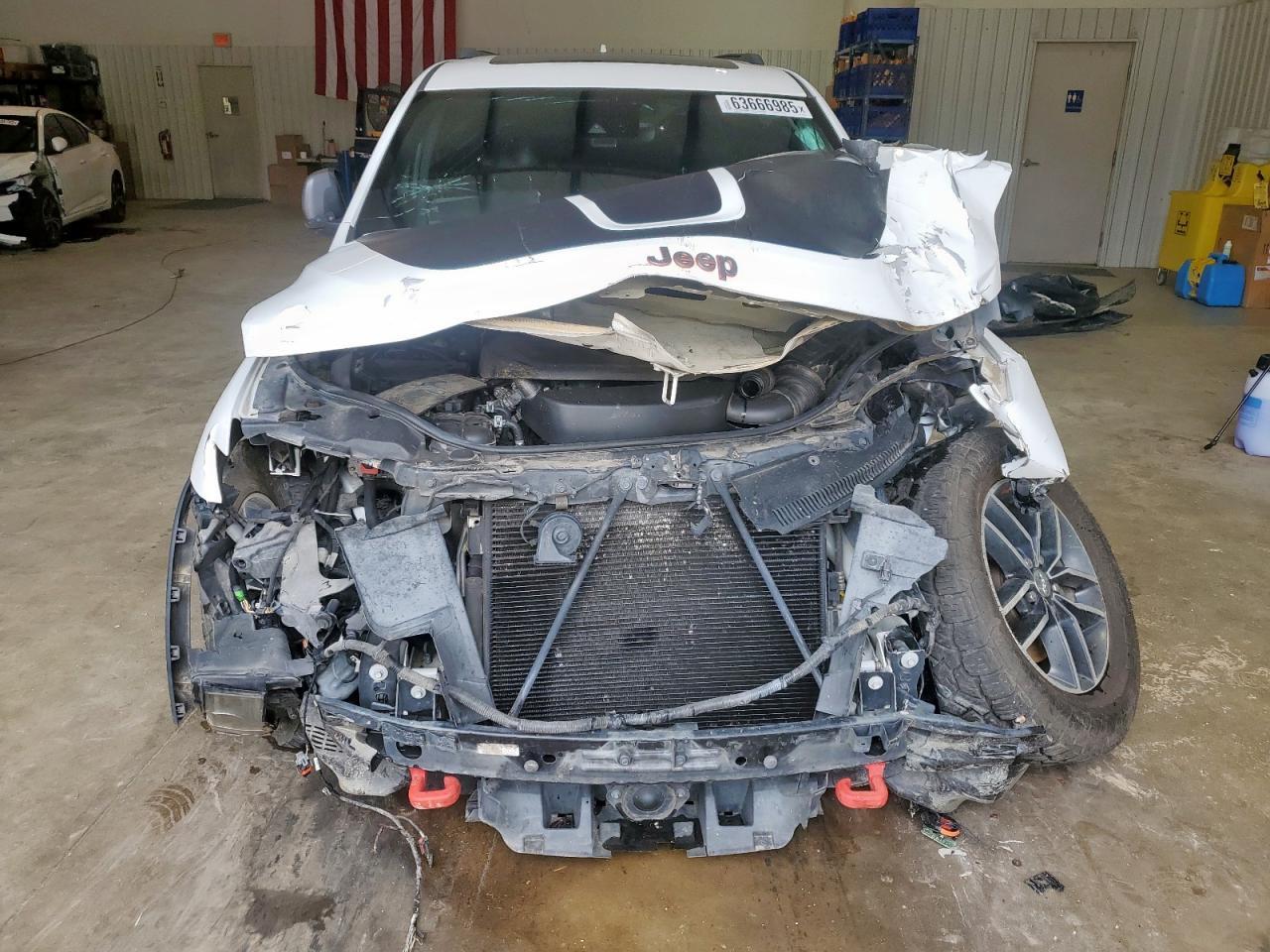 2017 Jeep Grand Cherokee Trailhawk - Фото 5