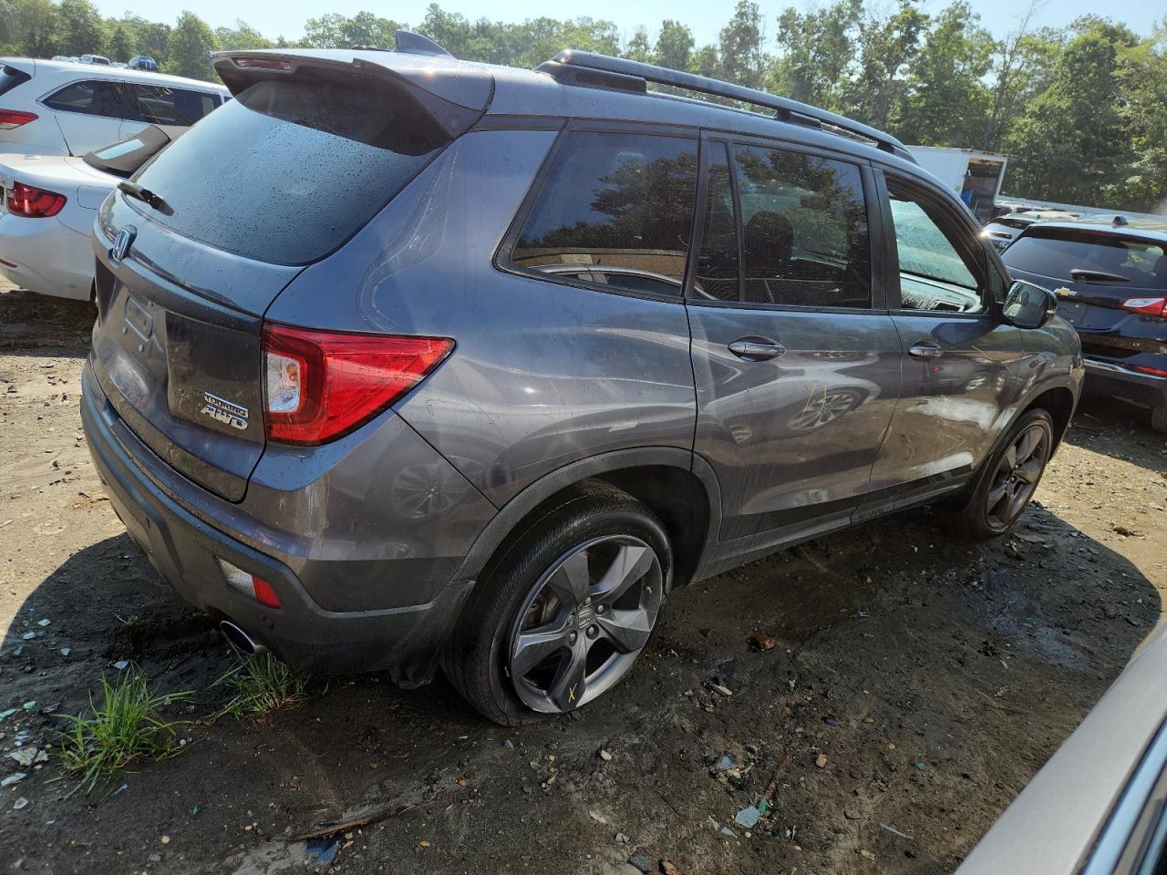 2021 Honda Passport Touring - Image 3