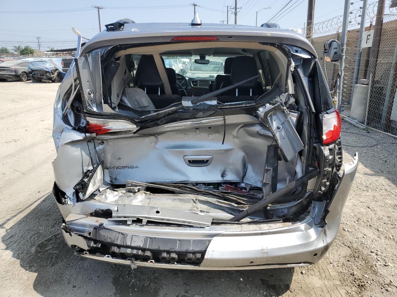 2020 Chrysler Pacifica Touring L - Фото 6