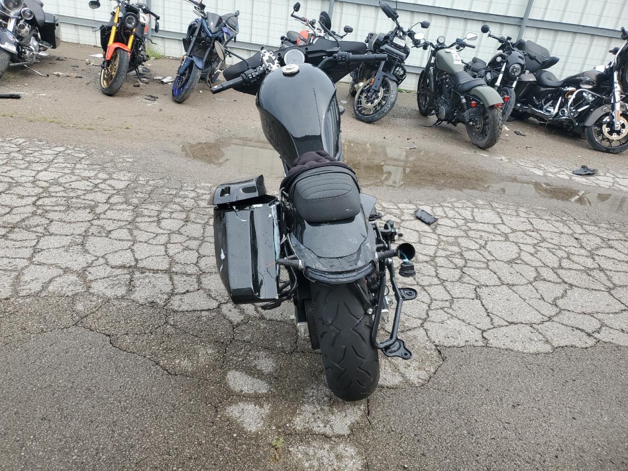 2025 Moto Guzzi California - Фото 4