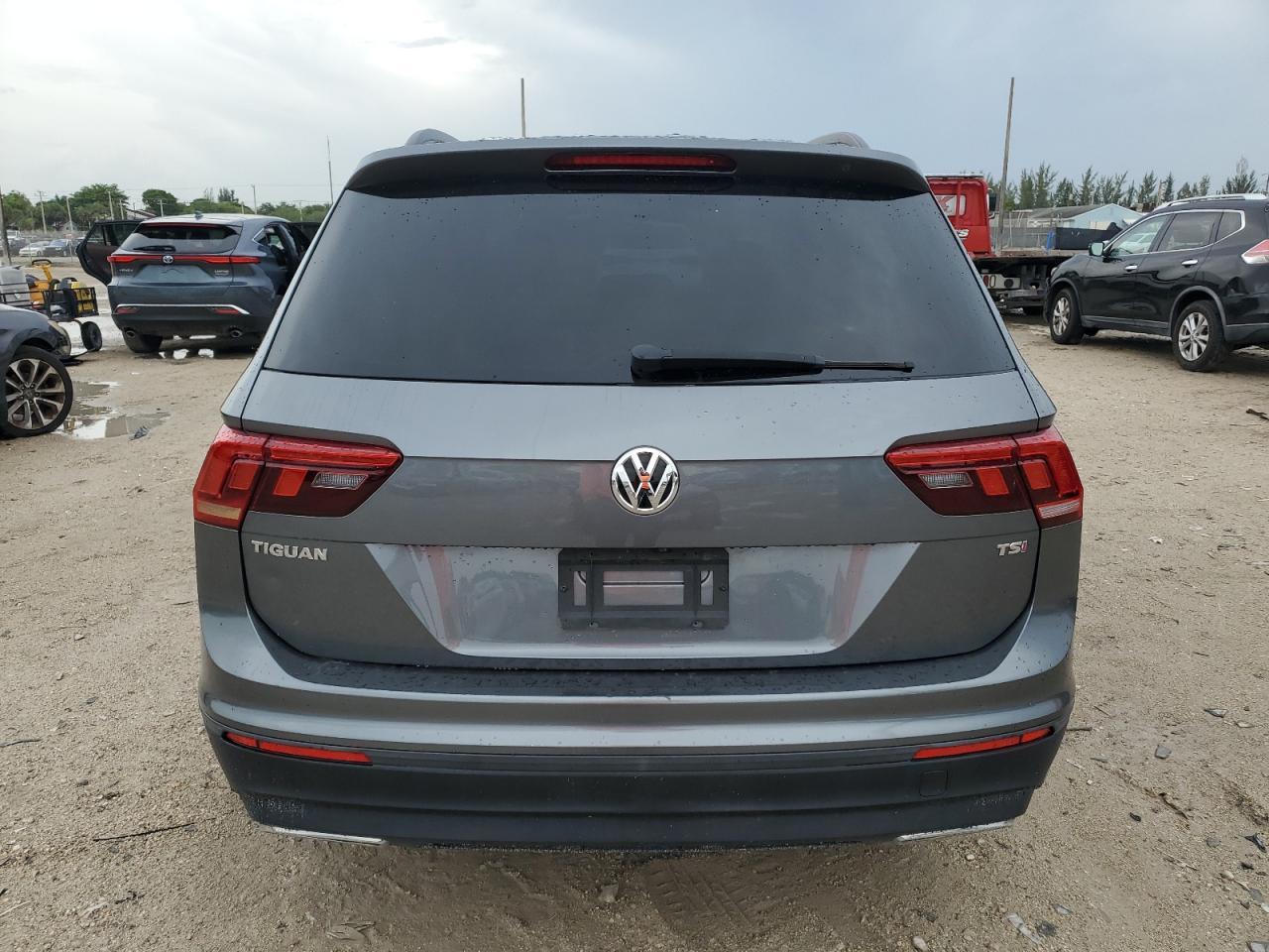 2018 Volkswagen Tiguan - Image 6