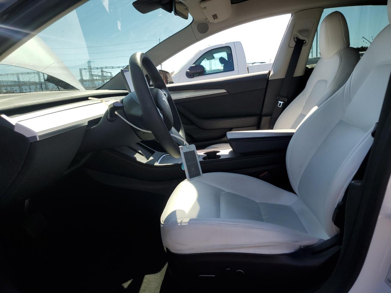 2023 Tesla Model 3 - Фото 7