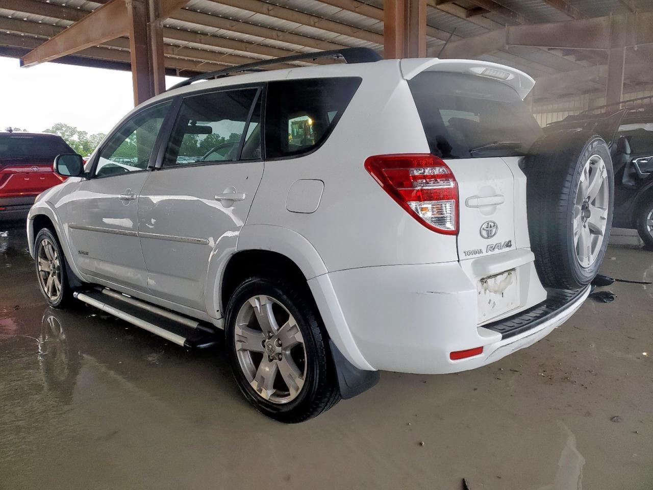 2009 Toyota Rav4 Sport - Image 2