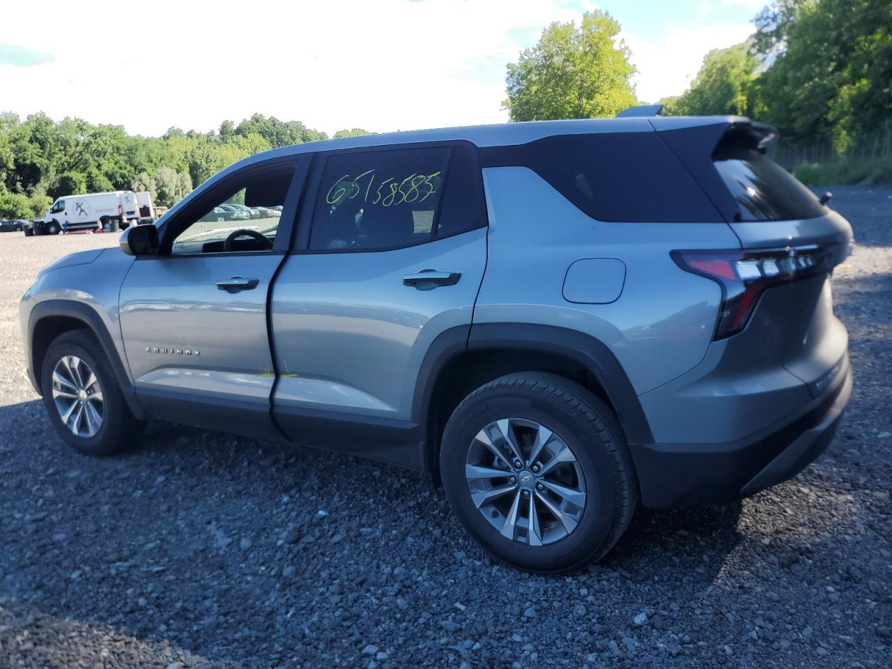 2025 Chevrolet Equinox Lt - Image 2