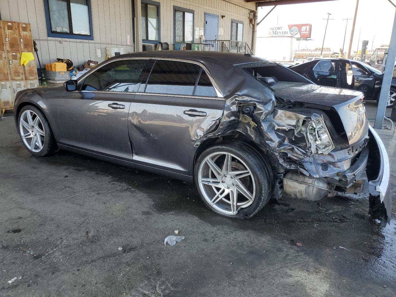 2014 Chrysler 300 - Фото 2