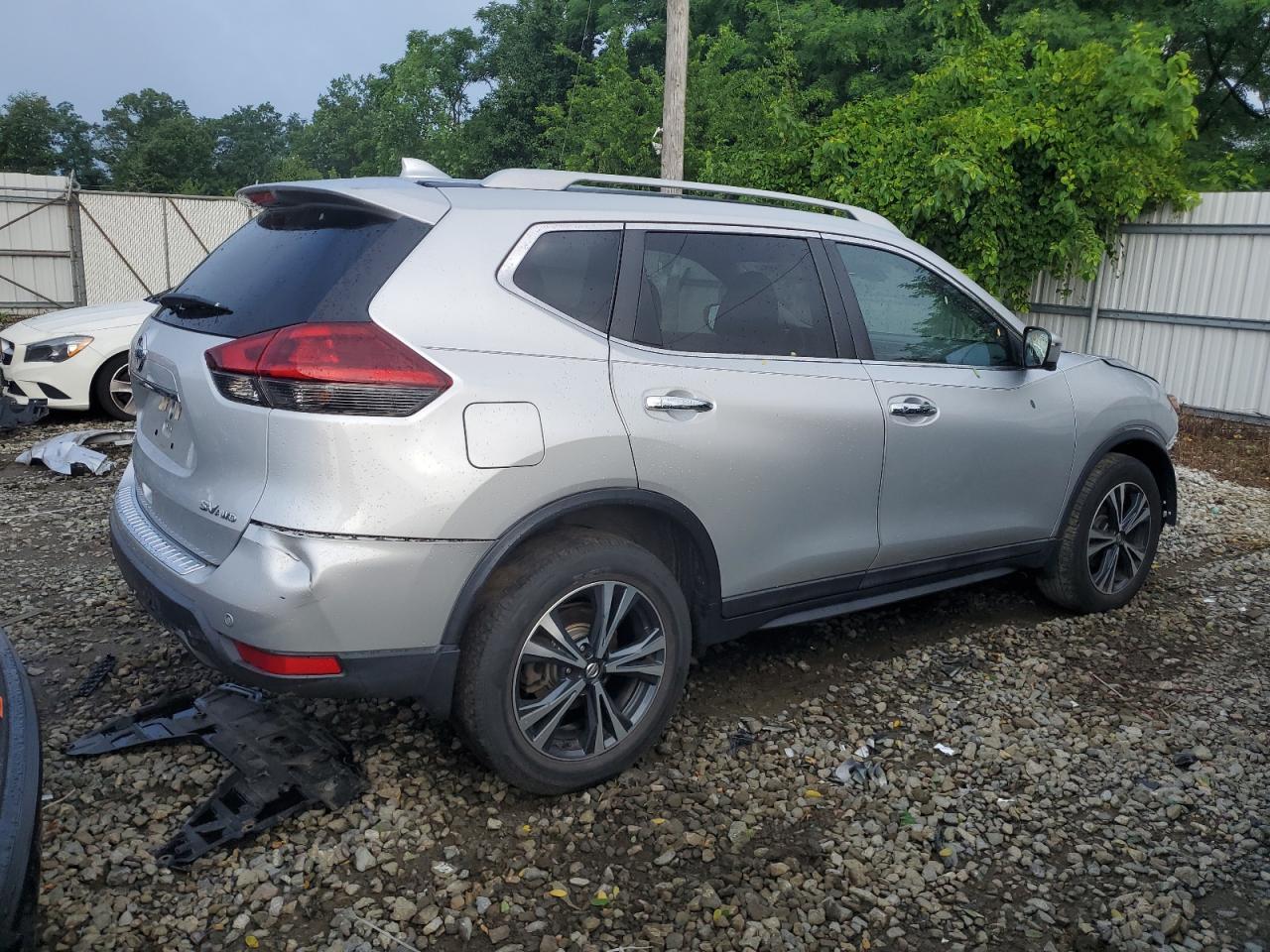 2019 Nissan Rogue S - Image 3