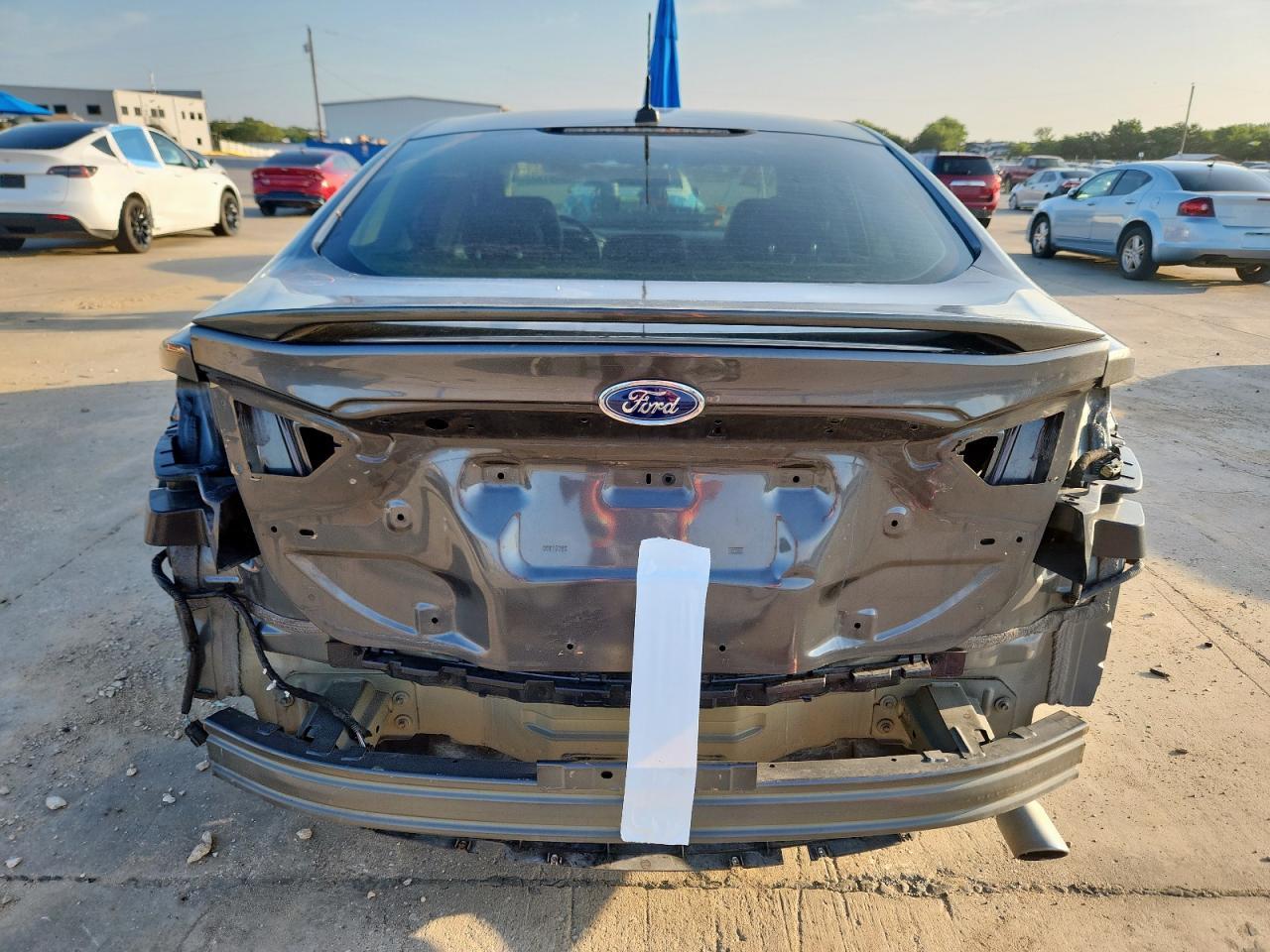 2016 Ford Fusion Titanium Hev - Фото 6