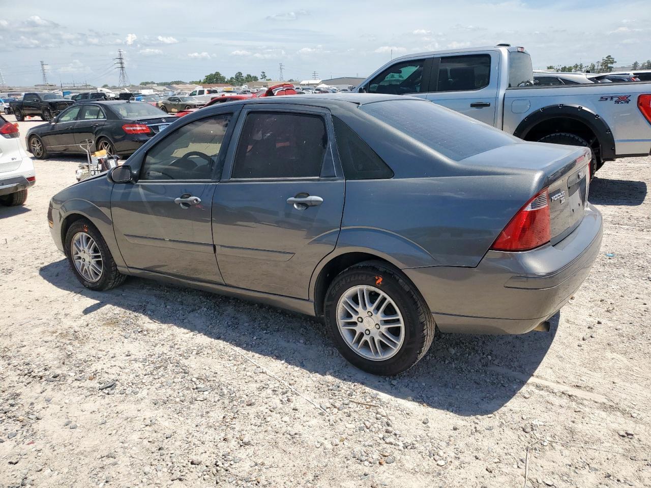 2007 Ford Focus Zx4 - Image 2
