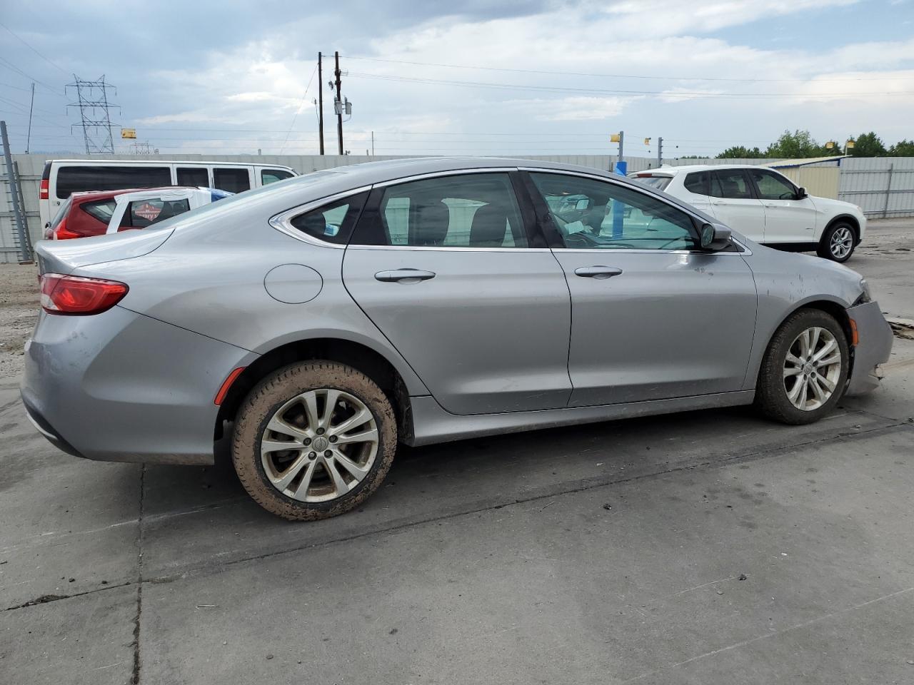 2015 Chrysler 200 Limited - Фото 3