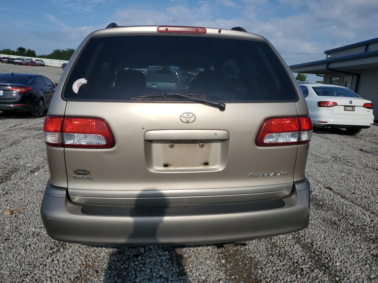 2002 Toyota Sienna Le - Фото 6