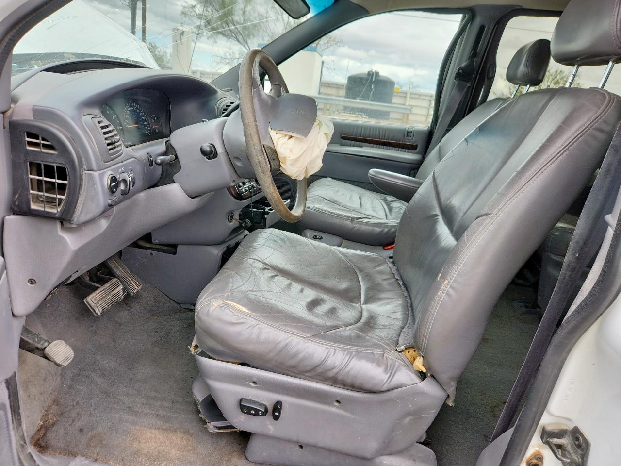 1999 Chrysler Town & Country Lx - Фото 7