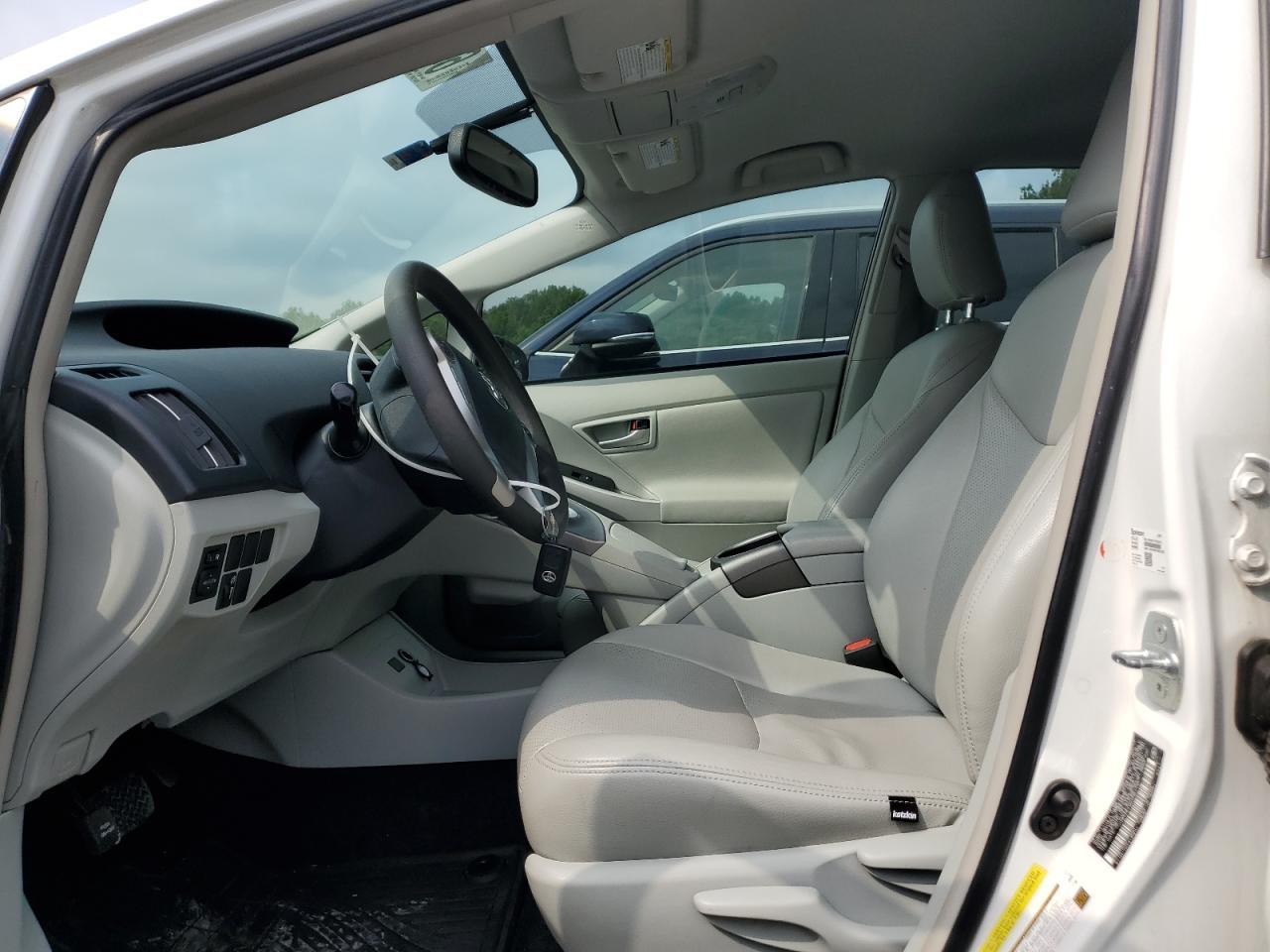 2014 Toyota Prius - Фото 7