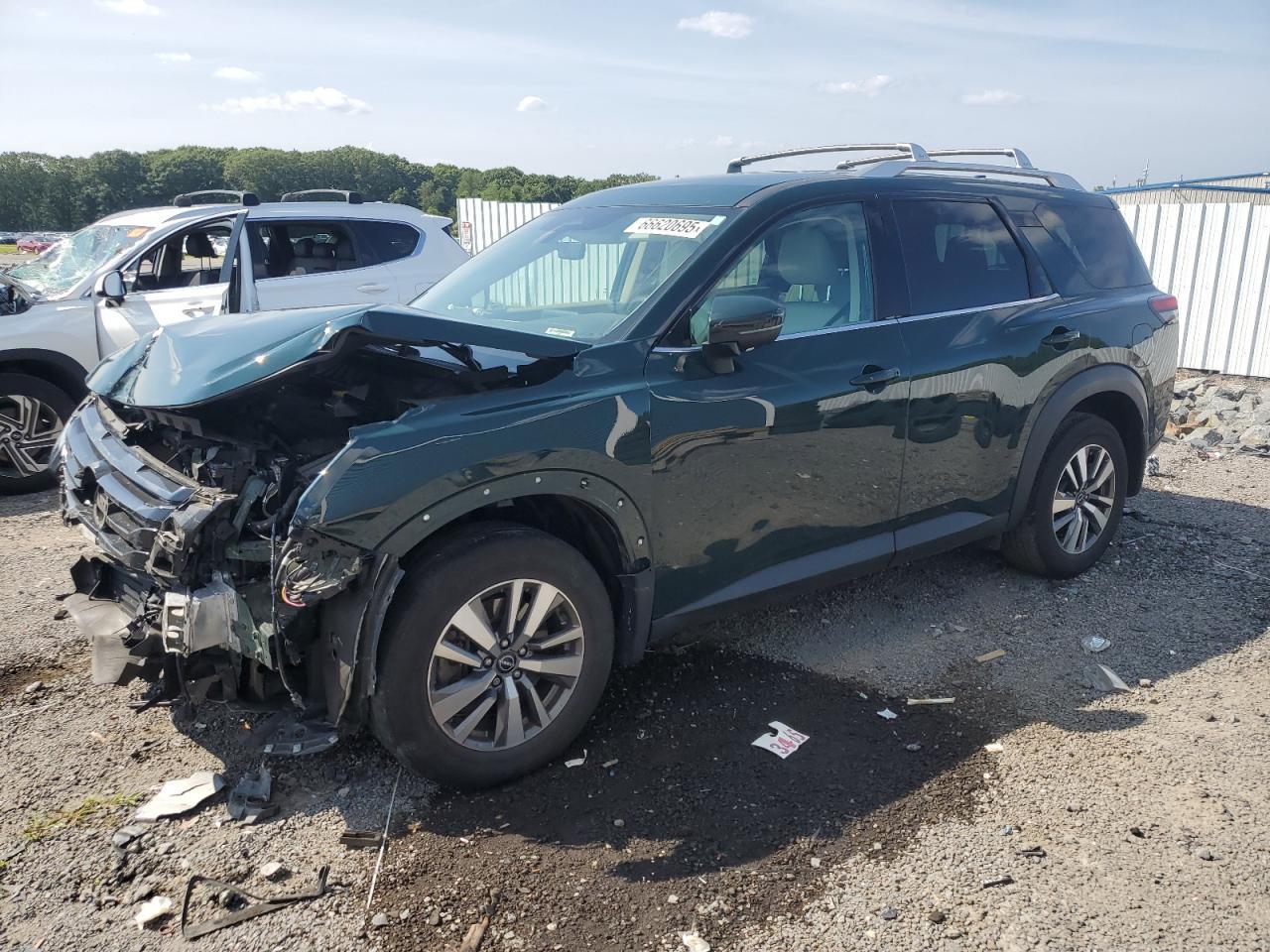 2023 Nissan Pathfinder Sl