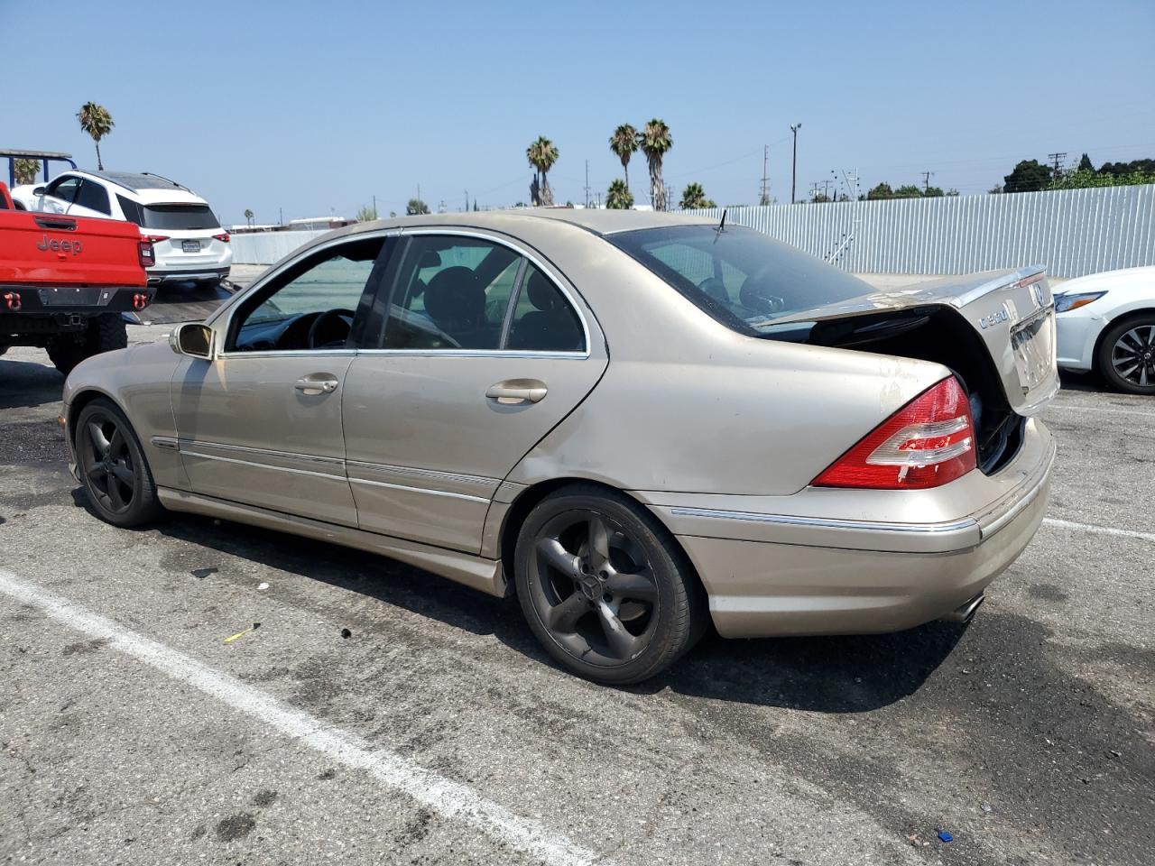 2005 Mercedes Benz C - Фото 2