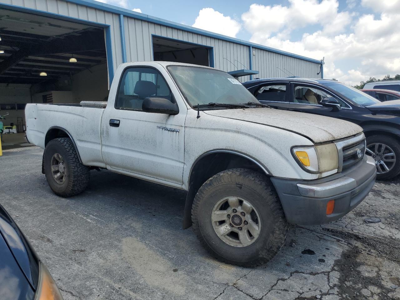 2010 Toyota Tacoma - Image 4