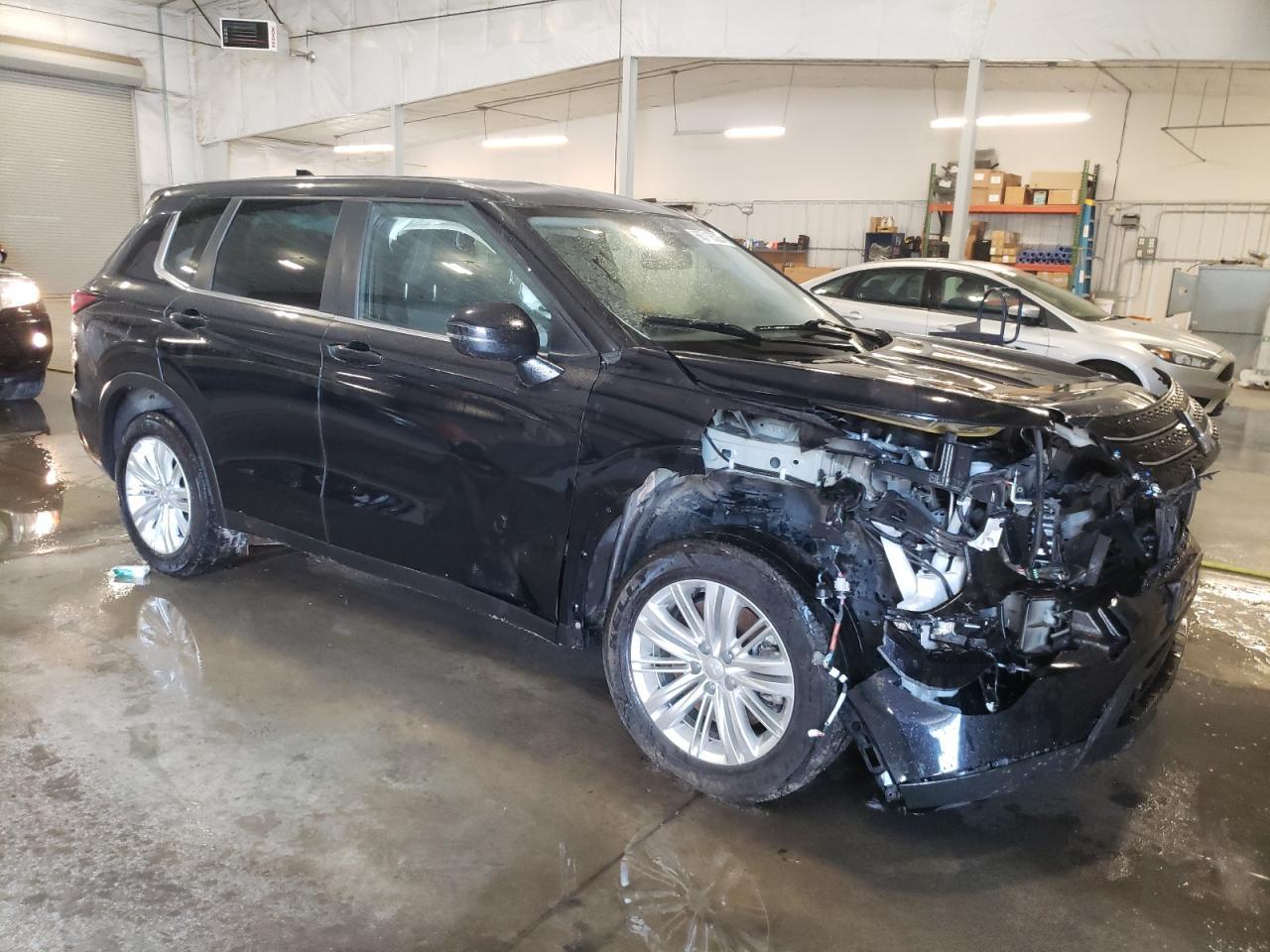 2023 Mitsubishi Outlander - Фото 4