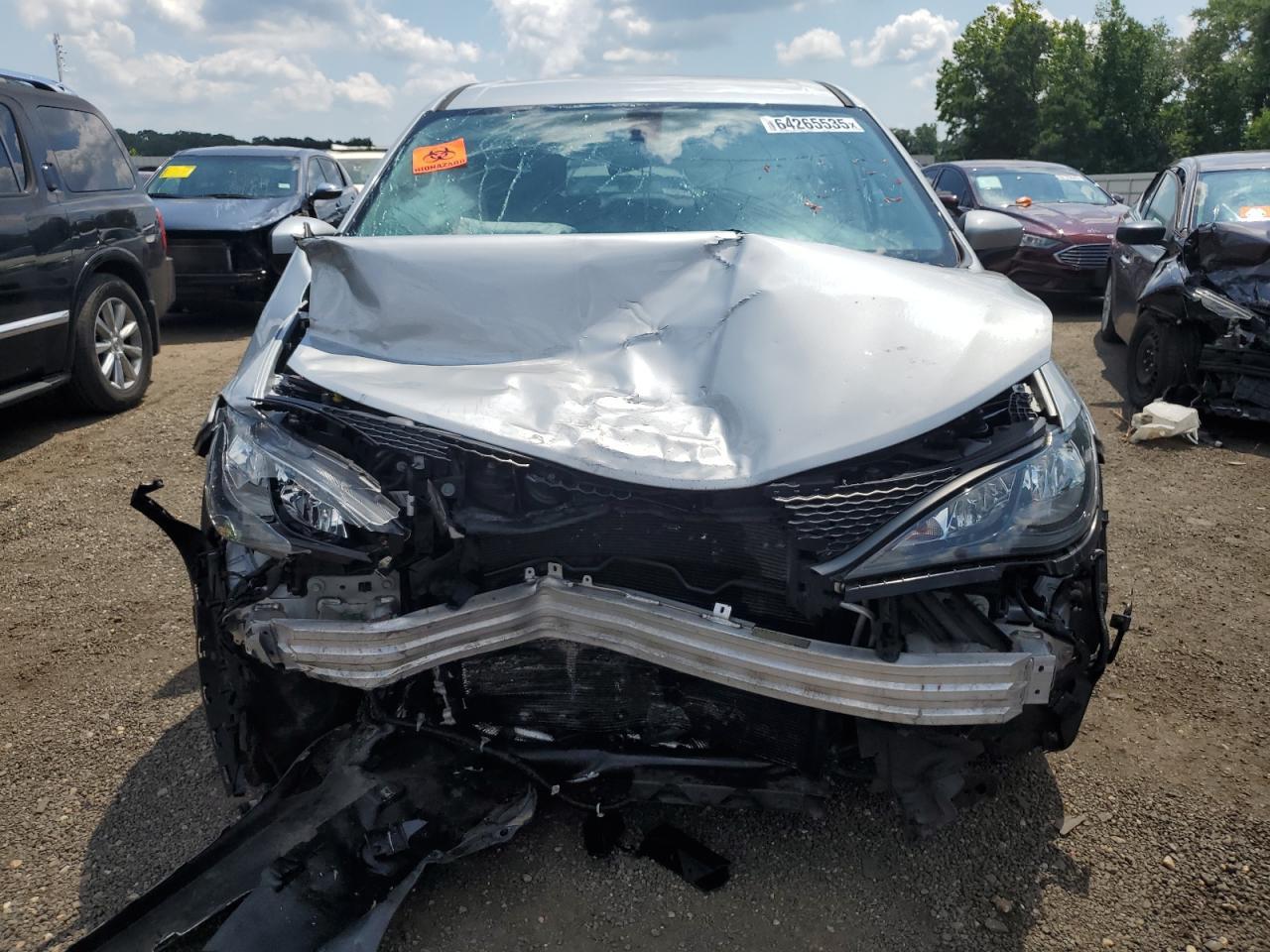 2022 Chrysler Voyager Lx - Image 5