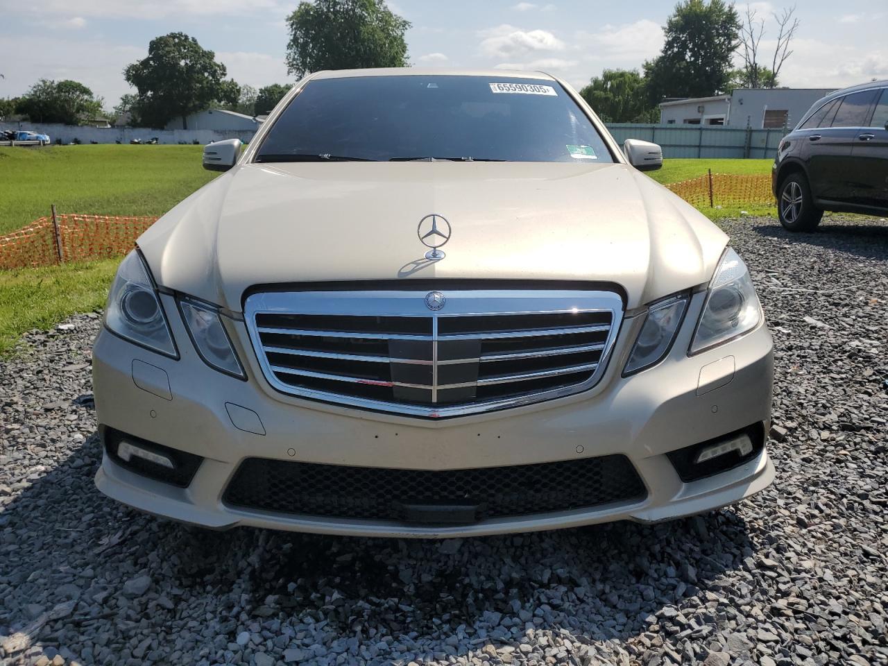 2011 Mercedes-Benz E 550 4Matic - Image 5