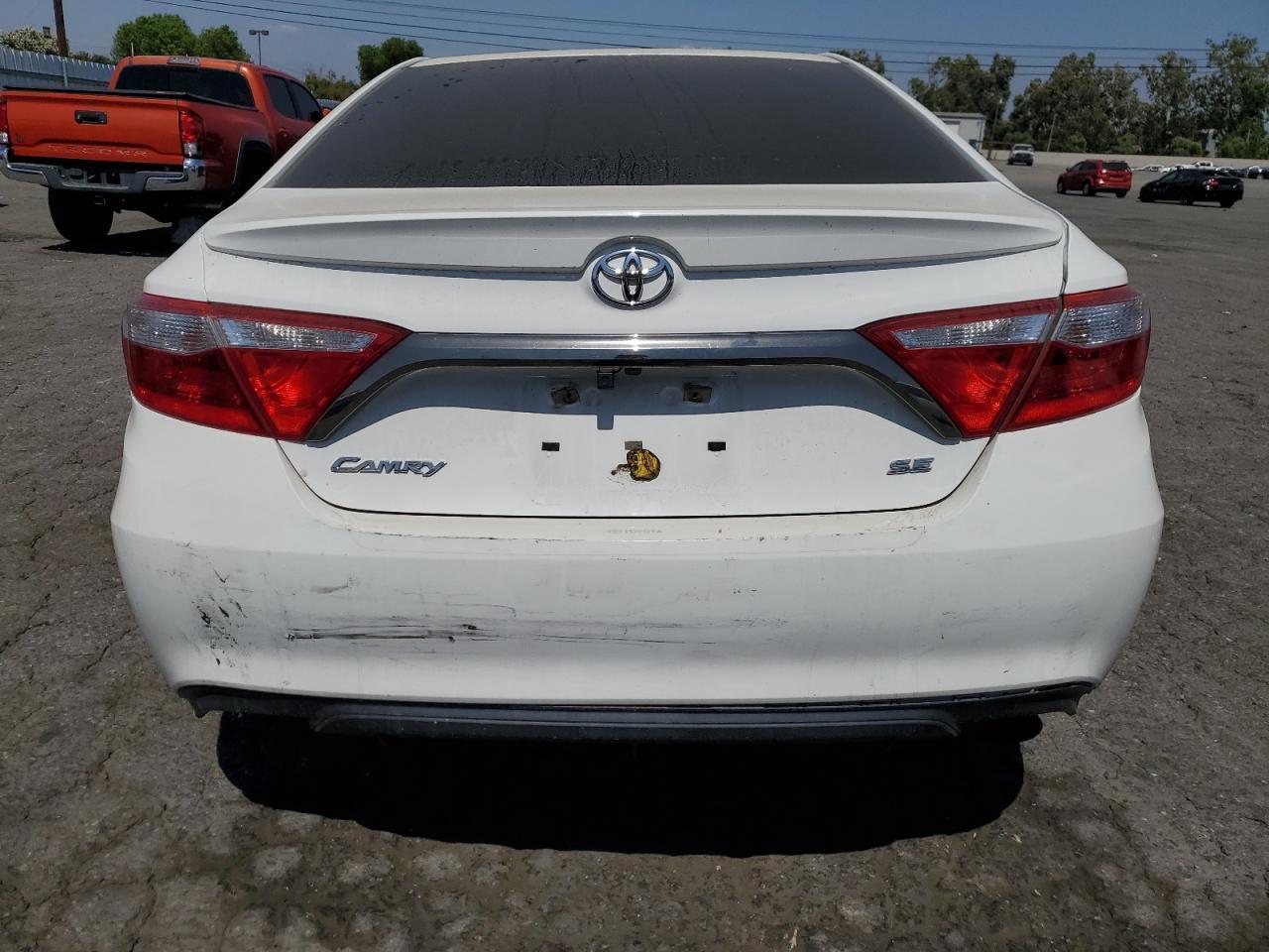 2016 Toyota Camry Le - Фото 6