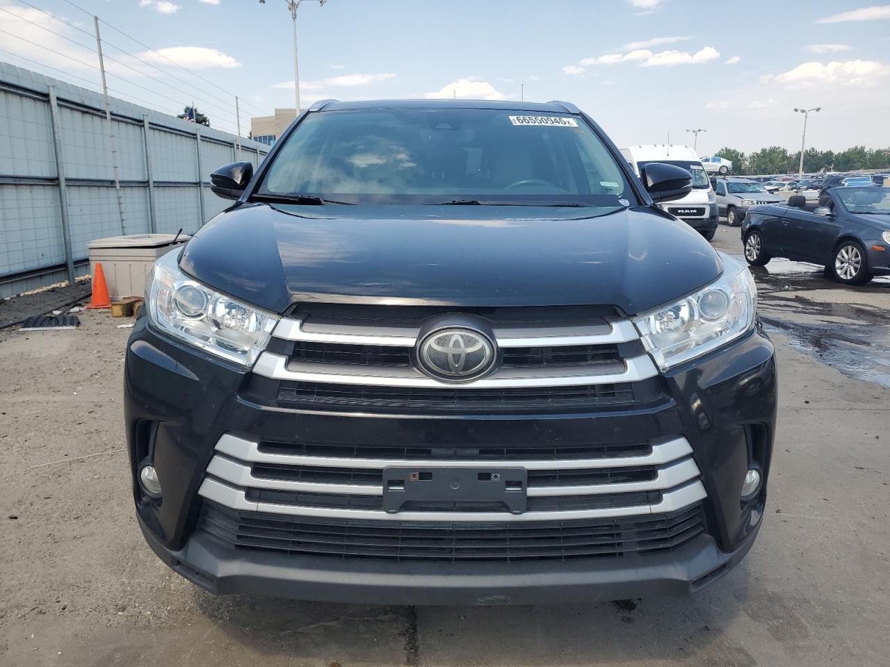 2018 Toyota Highlander Se - Фото 5