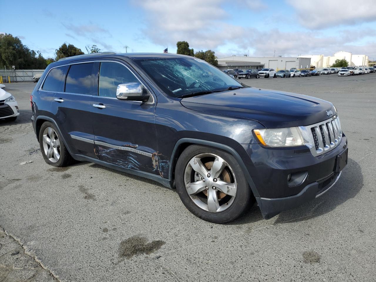 2013 Jeep Grand Cherokee Overland - Image 4
