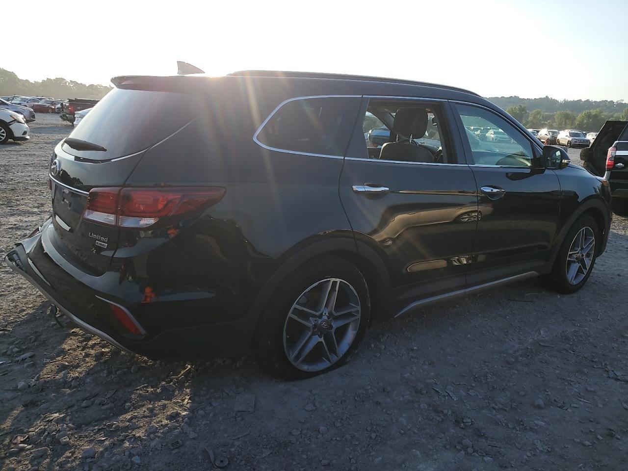 2018 Hyundai Santa Fe Se Ultimate - Image 3