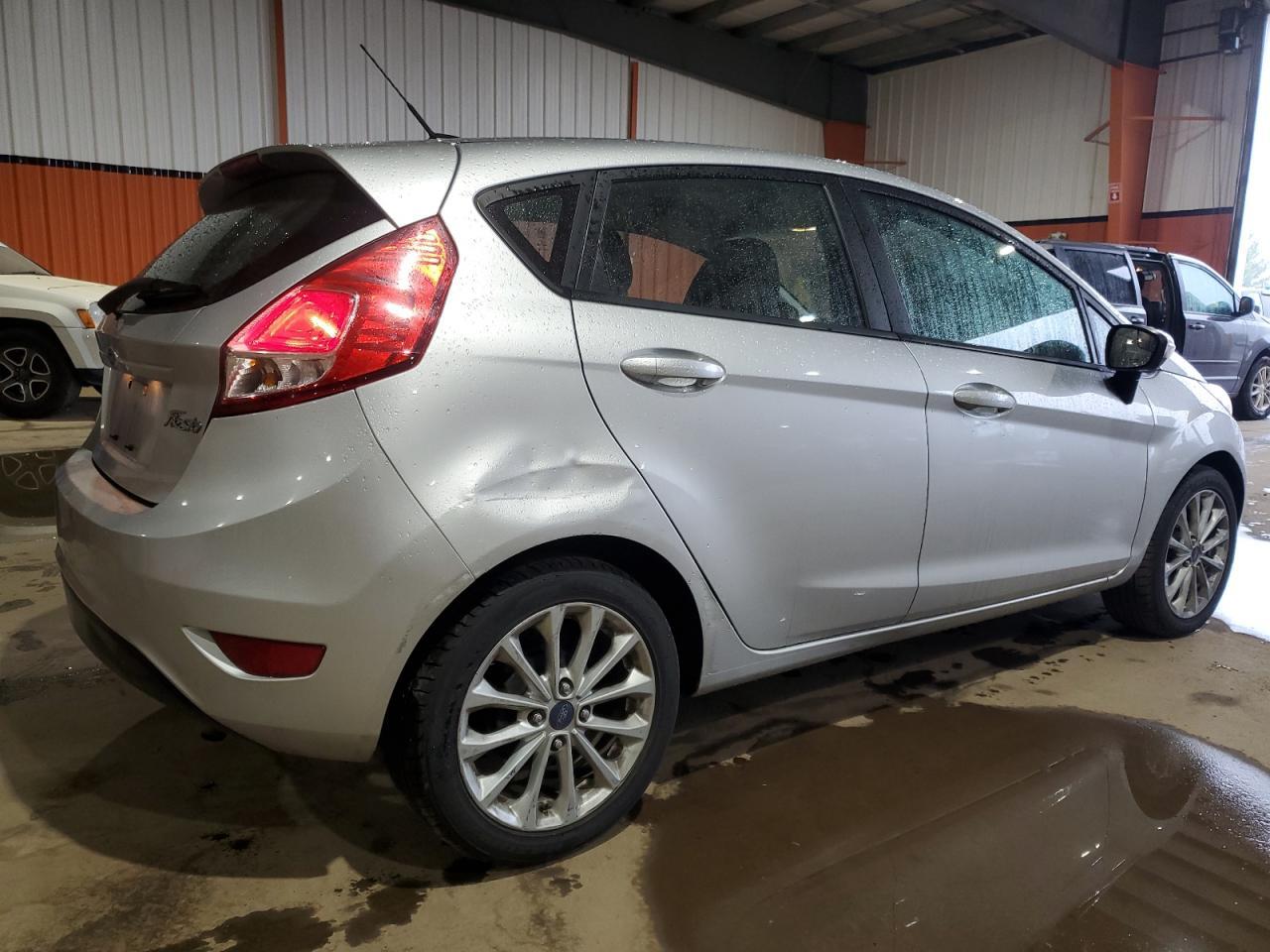 2014 Ford Fiesta Se - Фото 3