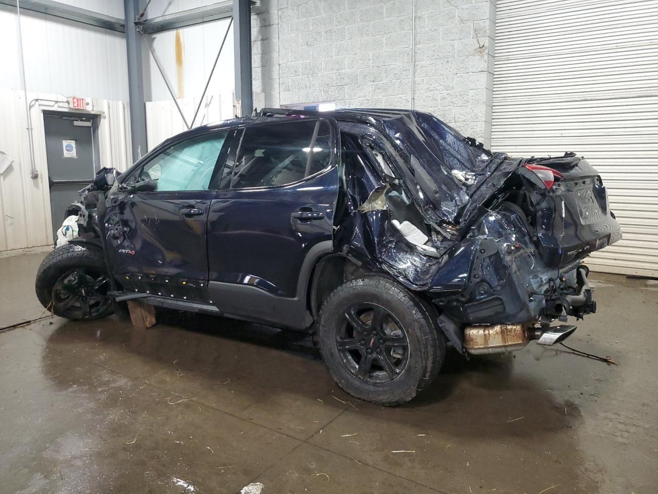2022 GMC Acadia At4 - Фото 2
