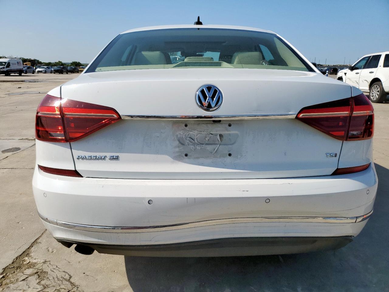 2018 Volkswagen Passat Se - Фото 6