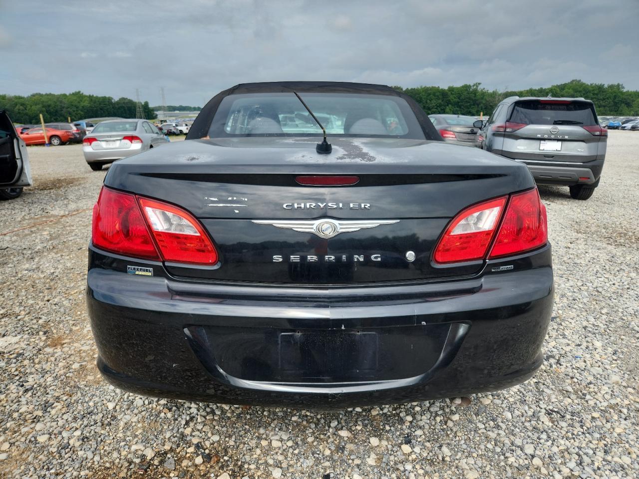 2010 Chrysler Sebring Touring - Image 6
