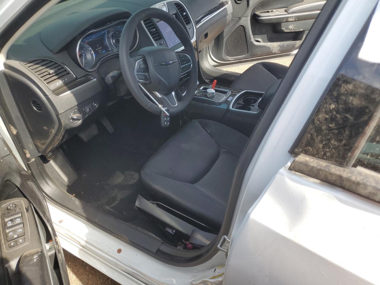 2023 Chrysler 300 Touring - Image 7