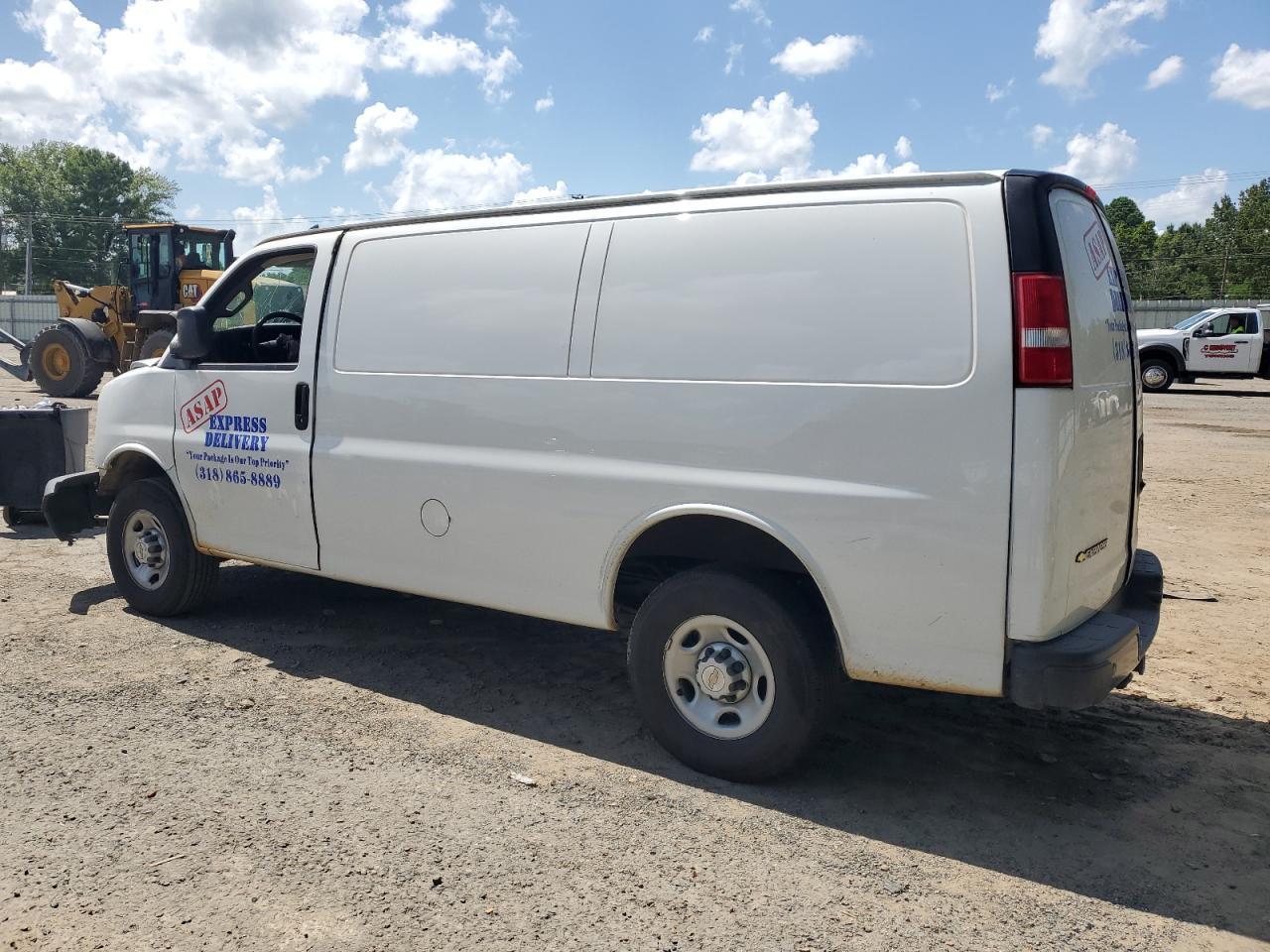 2024 Chevrolet Express G2500 - Фото 2