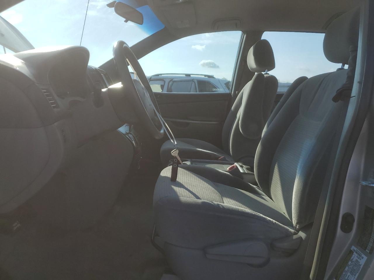 2006 Toyota Sienna Ce - Фото 7