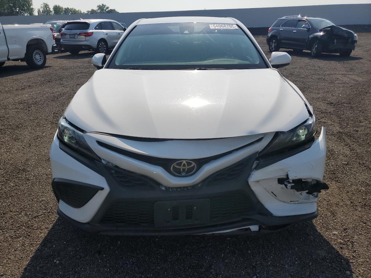 2021 Toyota Camry Se - Фото 5