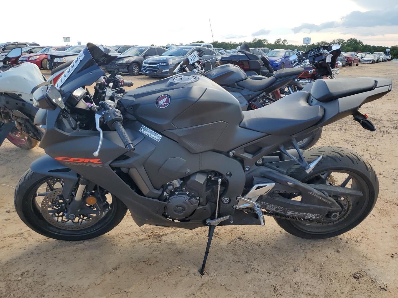 2021 Honda Cbr1000 Ra - Image 3