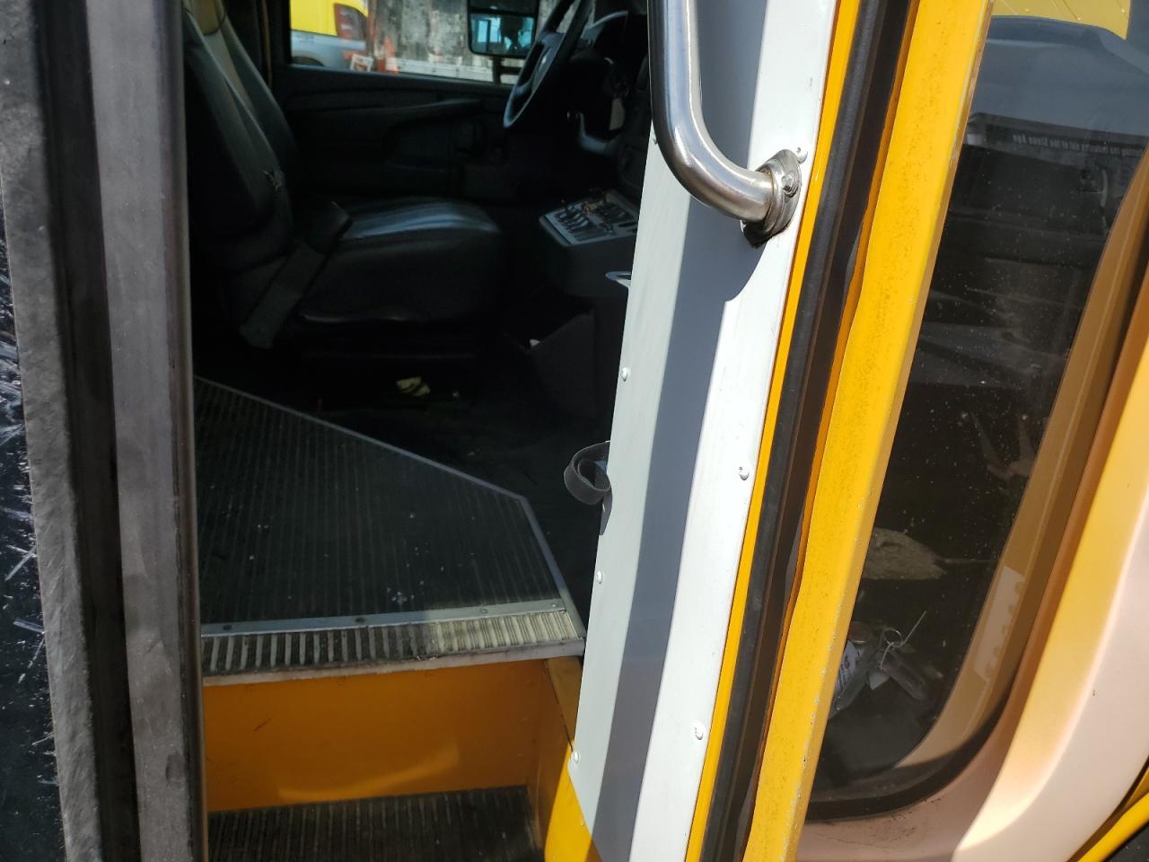 2014 Chevrolet Express G4500 - Фото 5
