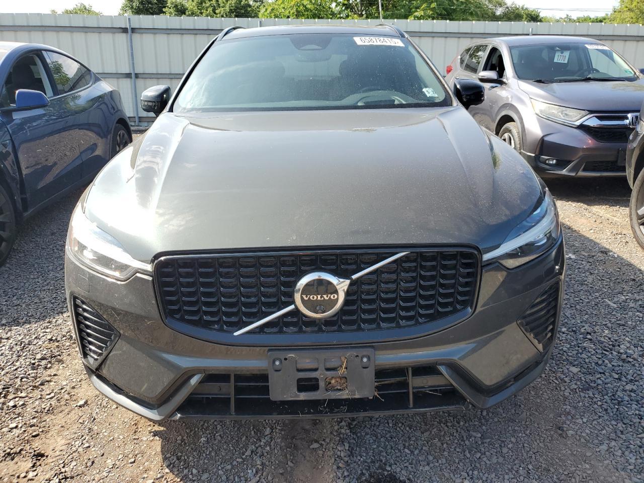 2022 Volvo Xc60 B6 R-Design - Image 5