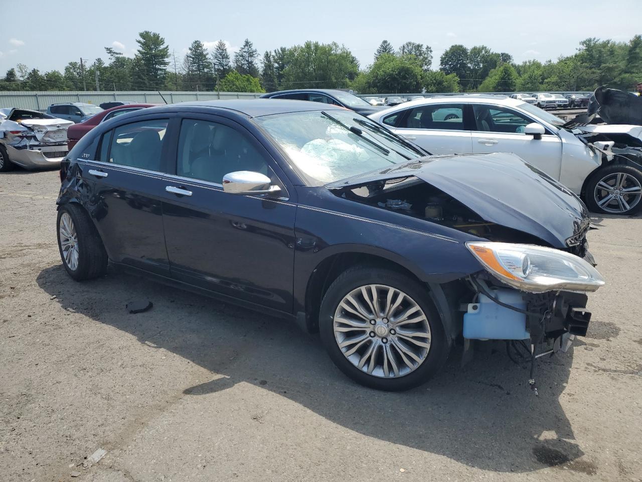 2011 Chrysler 200 Limited - Image 4
