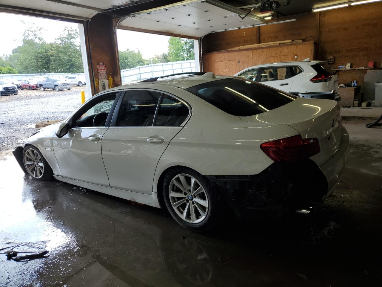 2015 BMW 528 I - Фото 2