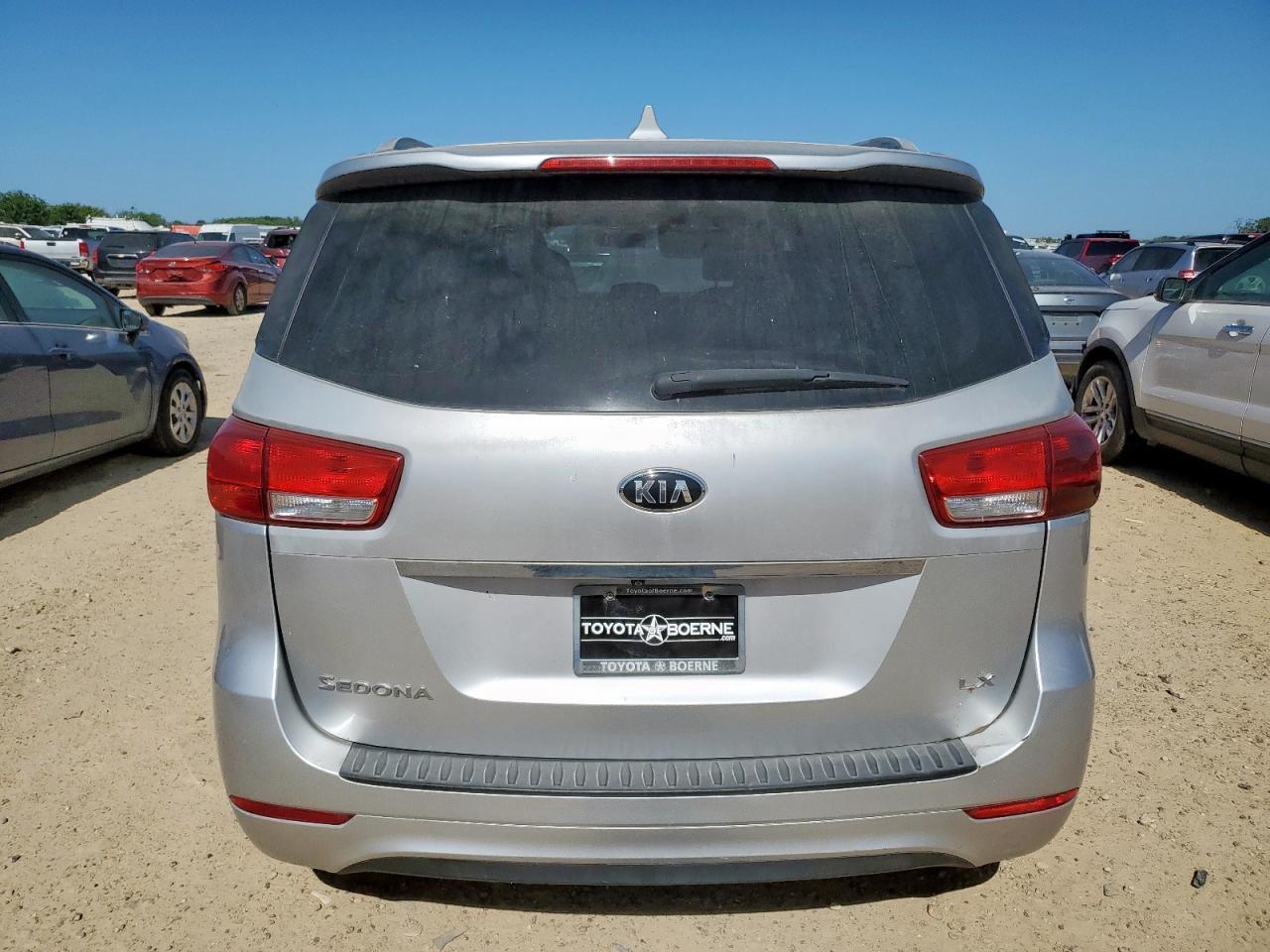 2015 Kia Sedona Lx - Image 6