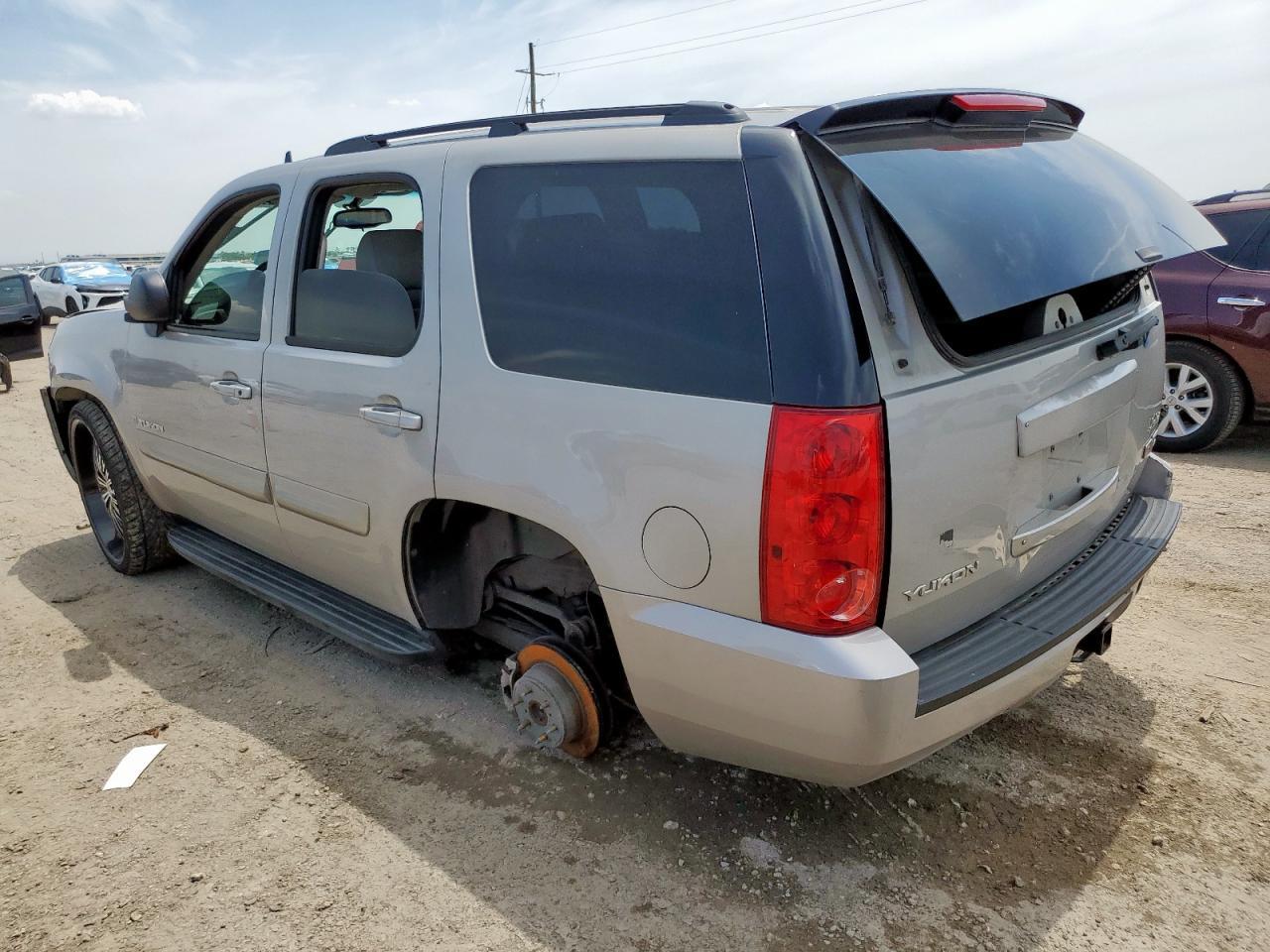 2009 GMC Yukon Sle - Фото 2