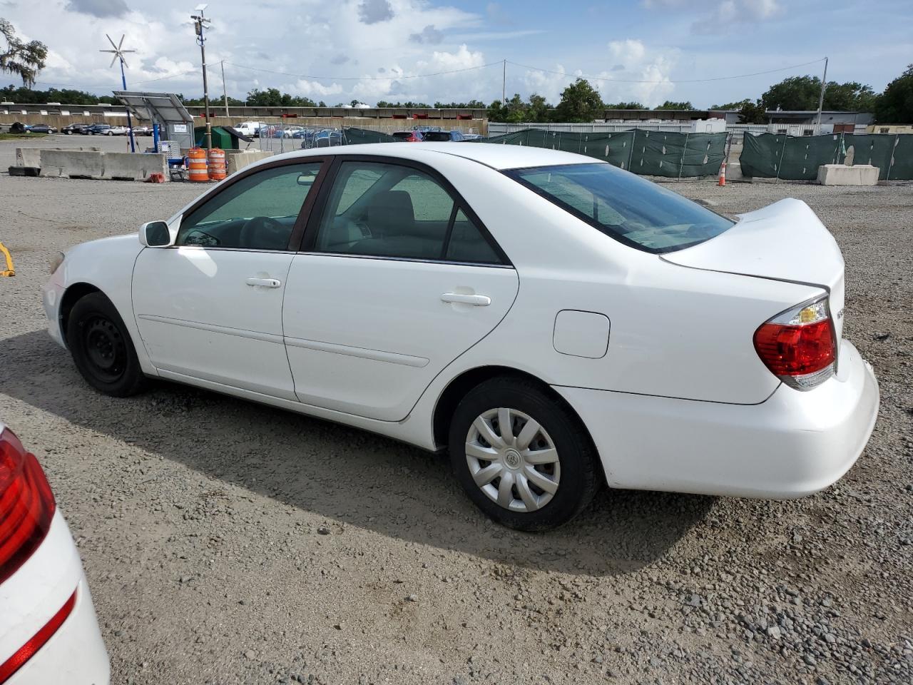2005 Toyota Camry Le - Фото 2