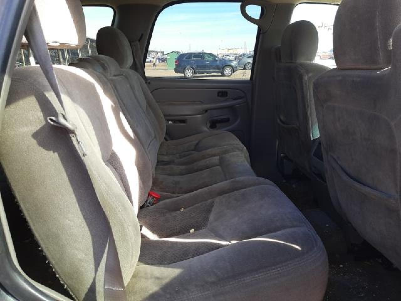 2004 Chevrolet Tahoe C1500 - Image 7
