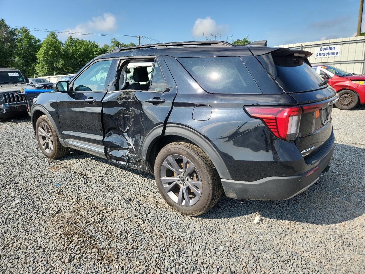 2025 Ford Explorer Active - Фото 2