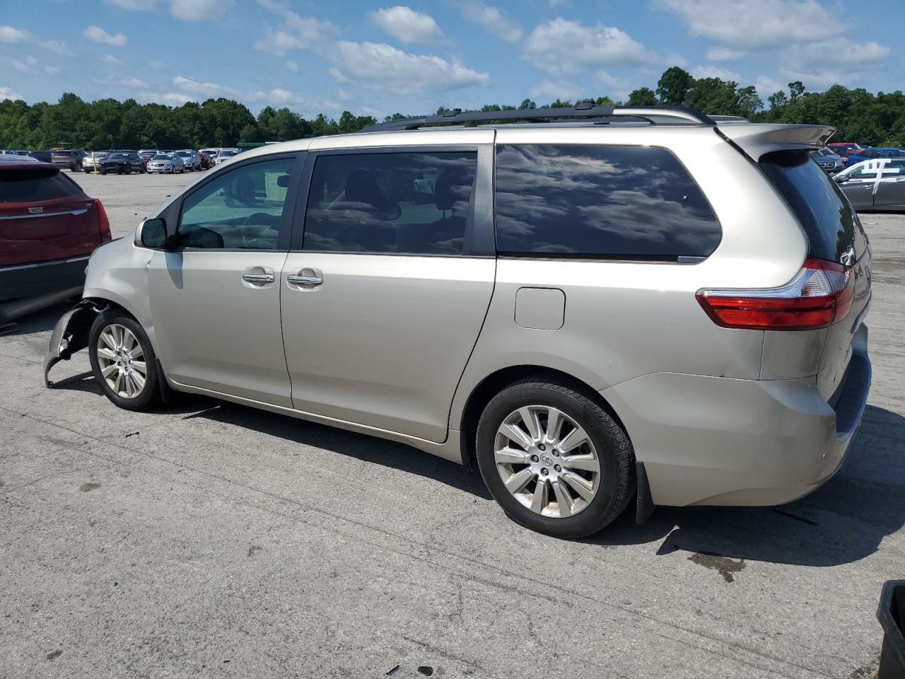2015 Toyota Sienna Xle - Image 2
