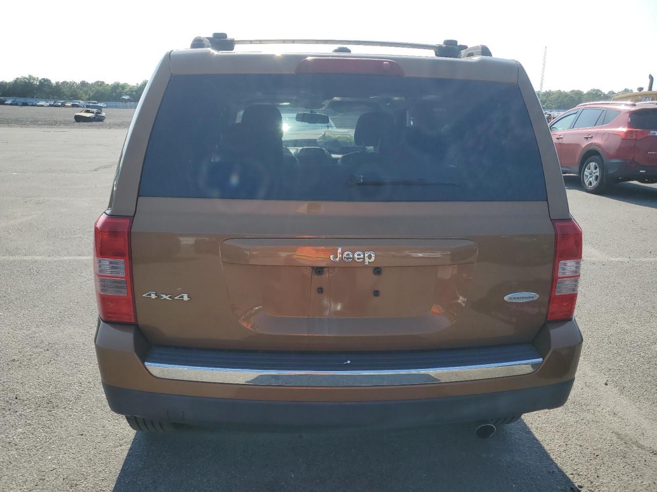 2011 Jeep Patriot Latitude - Фото 6