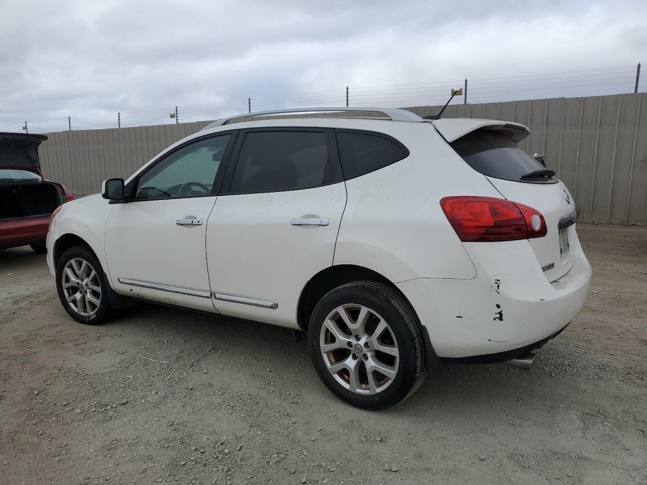 2011 Nissan Rogue - Image 2
