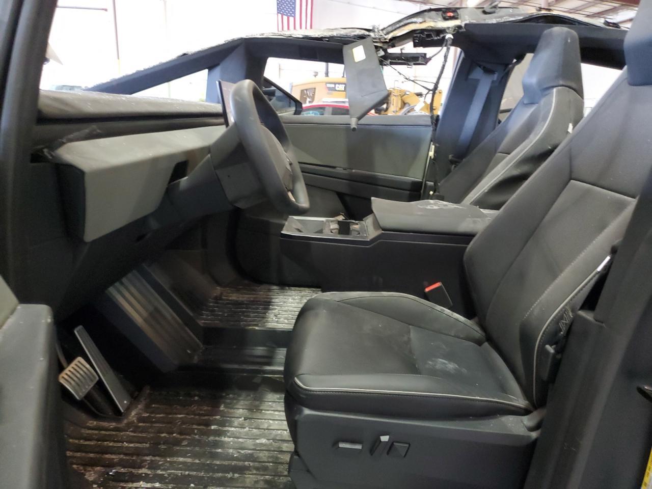 2024 Tesla Cybertruck - Фото 7